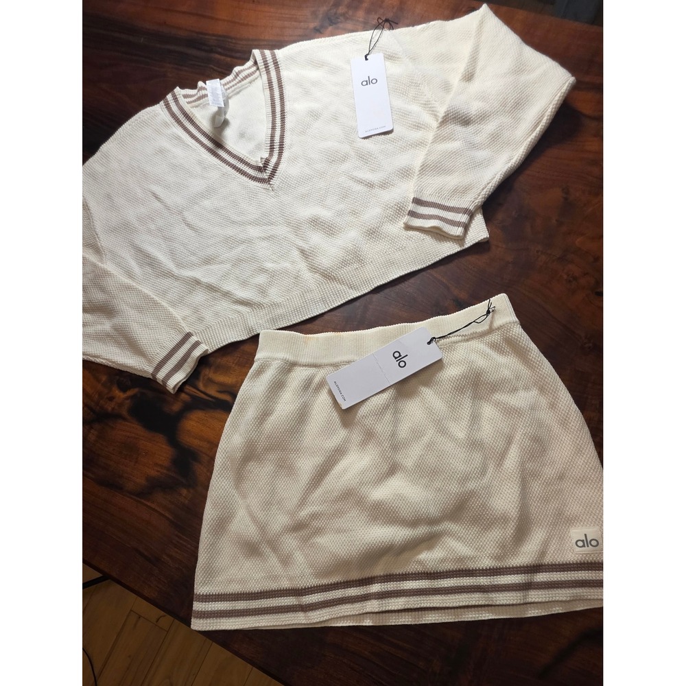 Alo Yoga SET Varsity Tennis Club Pullover Sweater Sz XS and Skirt SZ S SET! - Picture 6 of 12